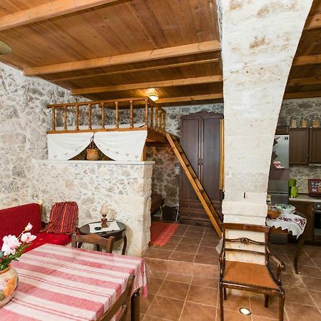 Вилла Irini΄S House Alonai Экстерьер фото