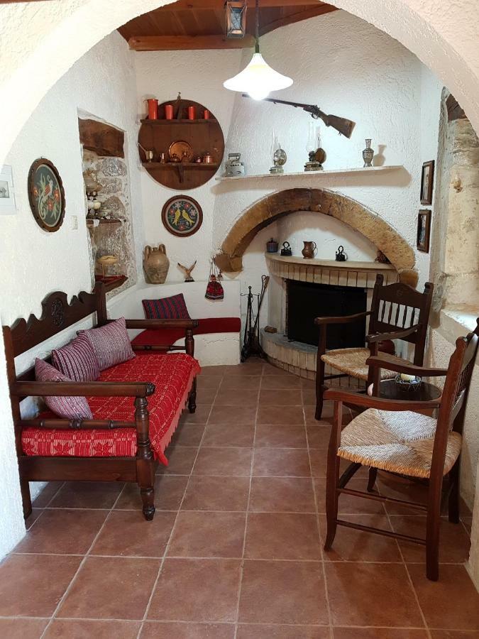 Вилла Irini΄S House Alonai Экстерьер фото